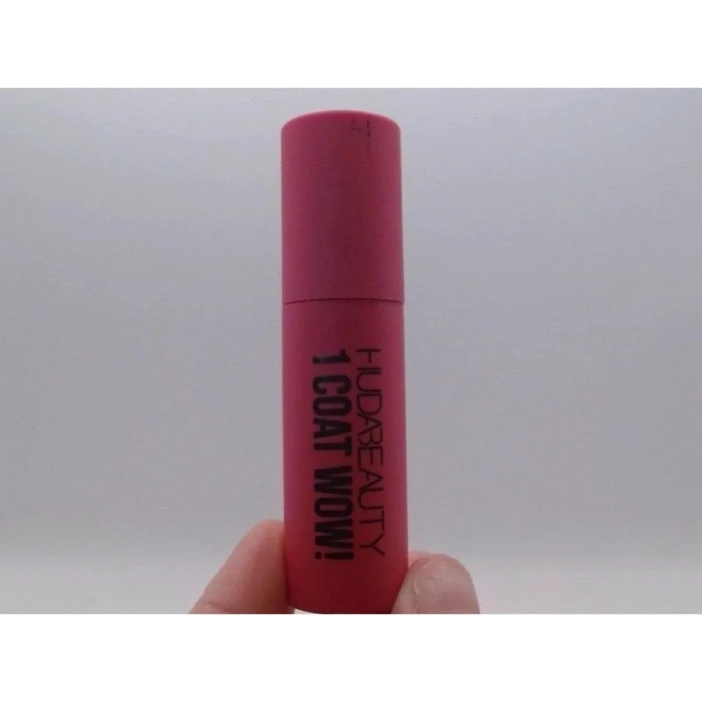 Huda Beauty-Extra Volumizing Lumizing and Lifting Mascara, Very Vanta ,BRAND NEW